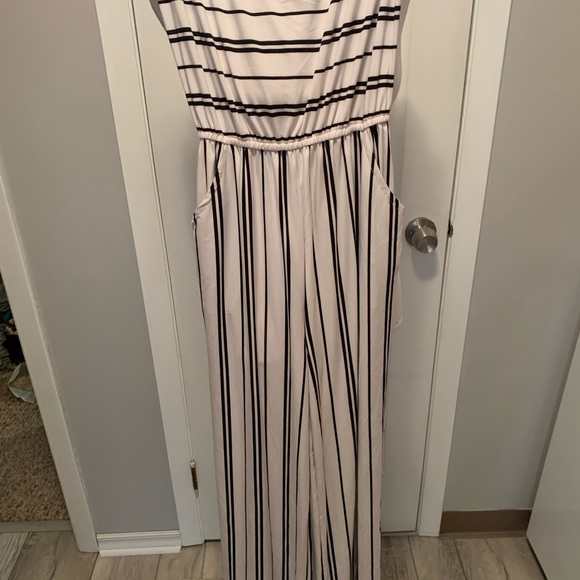 2 Womens Pant Dresses. Super cute. 1 has tags and the other is new without tags. - Picture 9 of 9